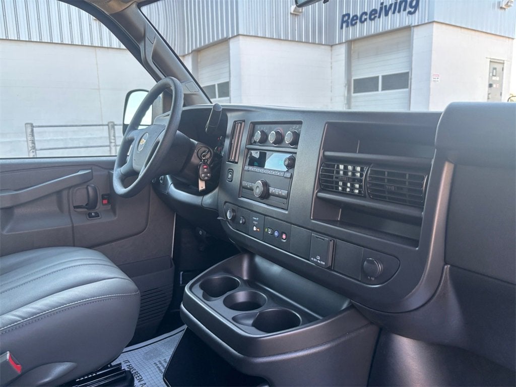 2025 Chevrolet Express Cargo 2500 WT