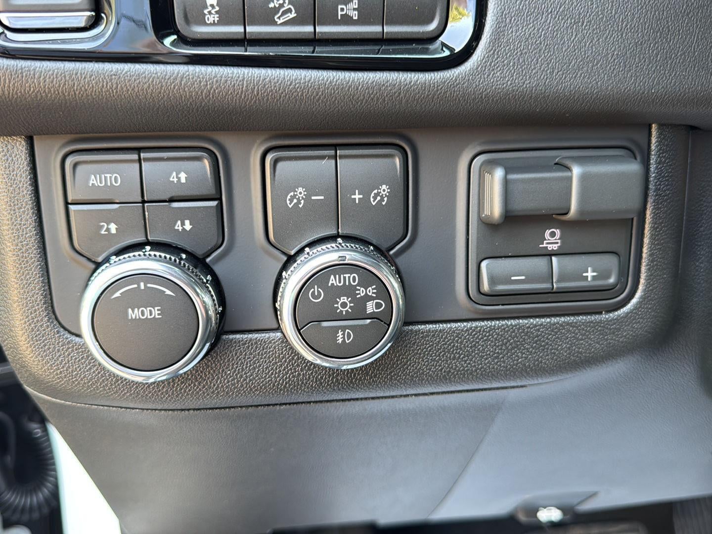2026 GMC Yukon XL Elevation 18