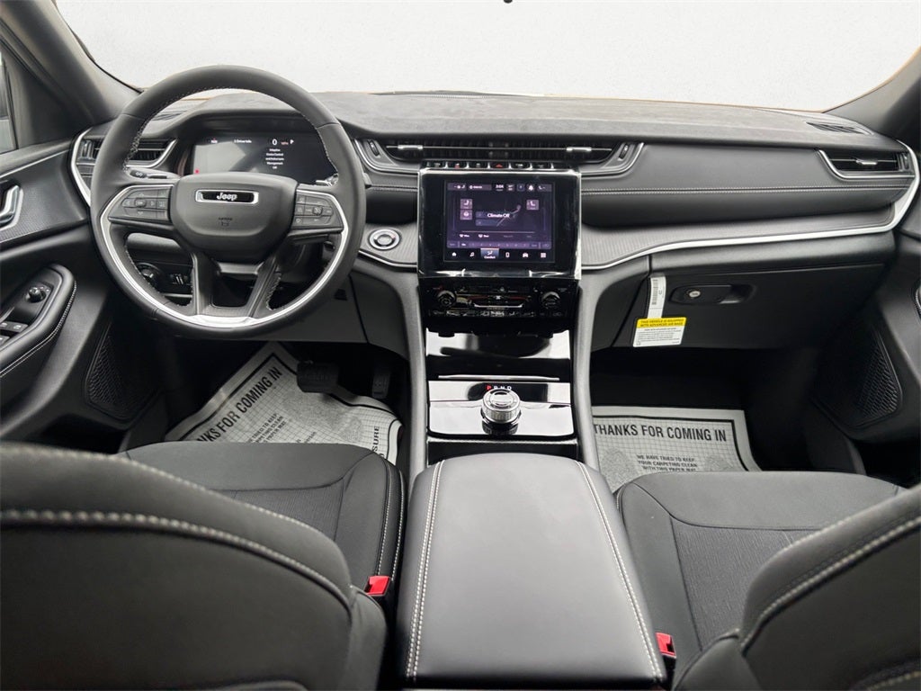 2025 Jeep Grand Cherokee GRAND CHEROKEE LAREDO 4X4