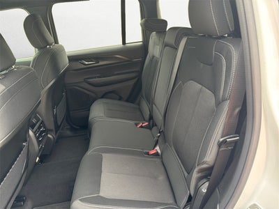 2025 Jeep Grand Cherokee GRAND CHEROKEE LAREDO 4X4