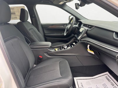 2025 Jeep Grand Cherokee GRAND CHEROKEE LAREDO 4X4