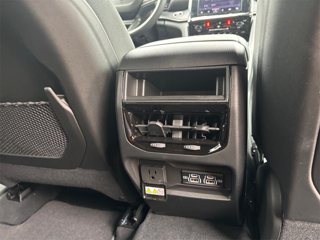 2025 Jeep Grand Cherokee GRAND CHEROKEE LAREDO 4X4