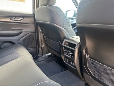 2025 Jeep Grand Cherokee GRAND CHEROKEE LAREDO 4X4