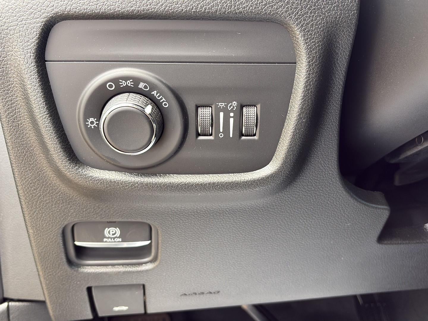 2026 Jeep Grand Cherokee Laredo 4x4