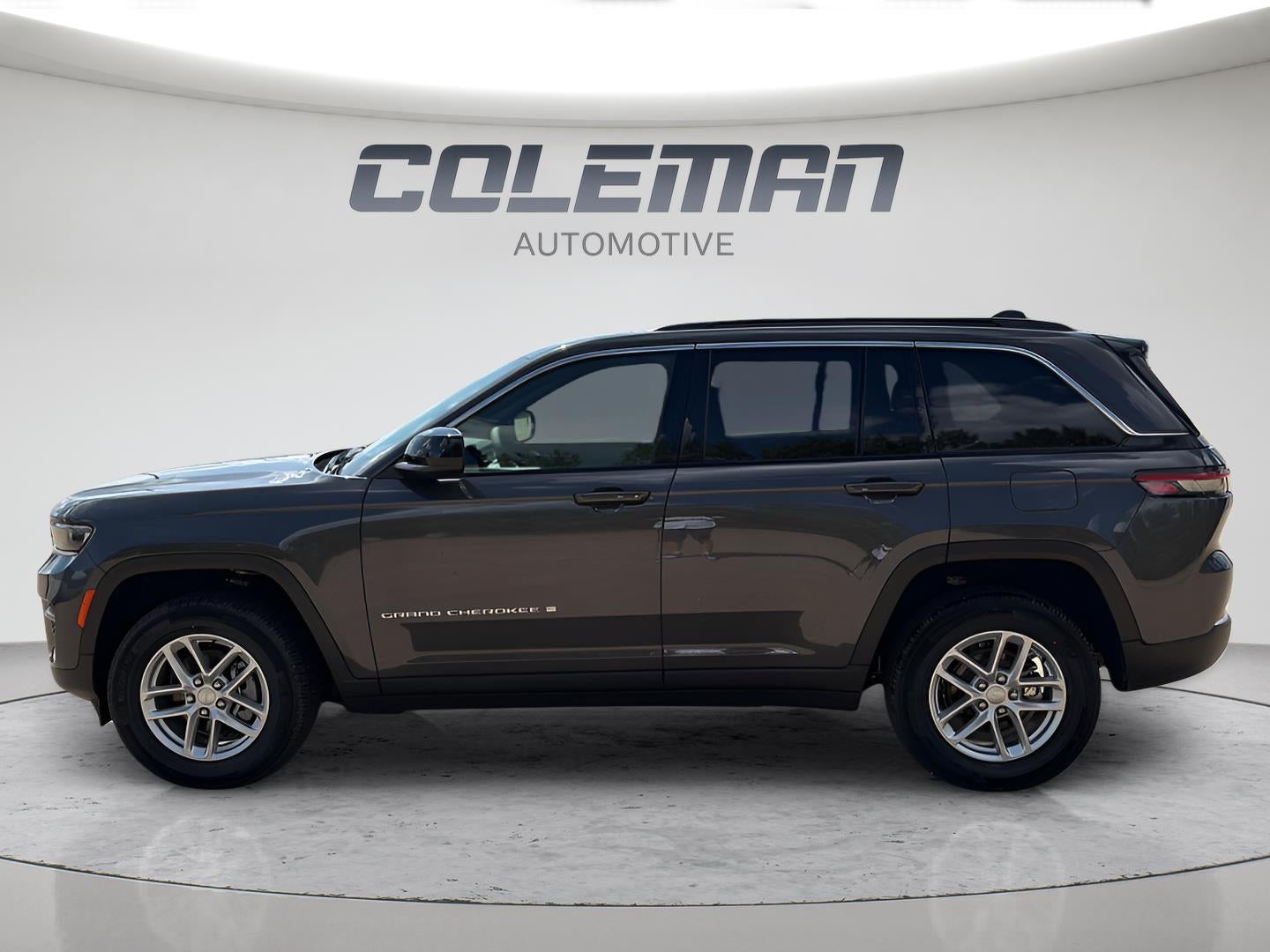 2026 Jeep Grand Cherokee Laredo 4x4