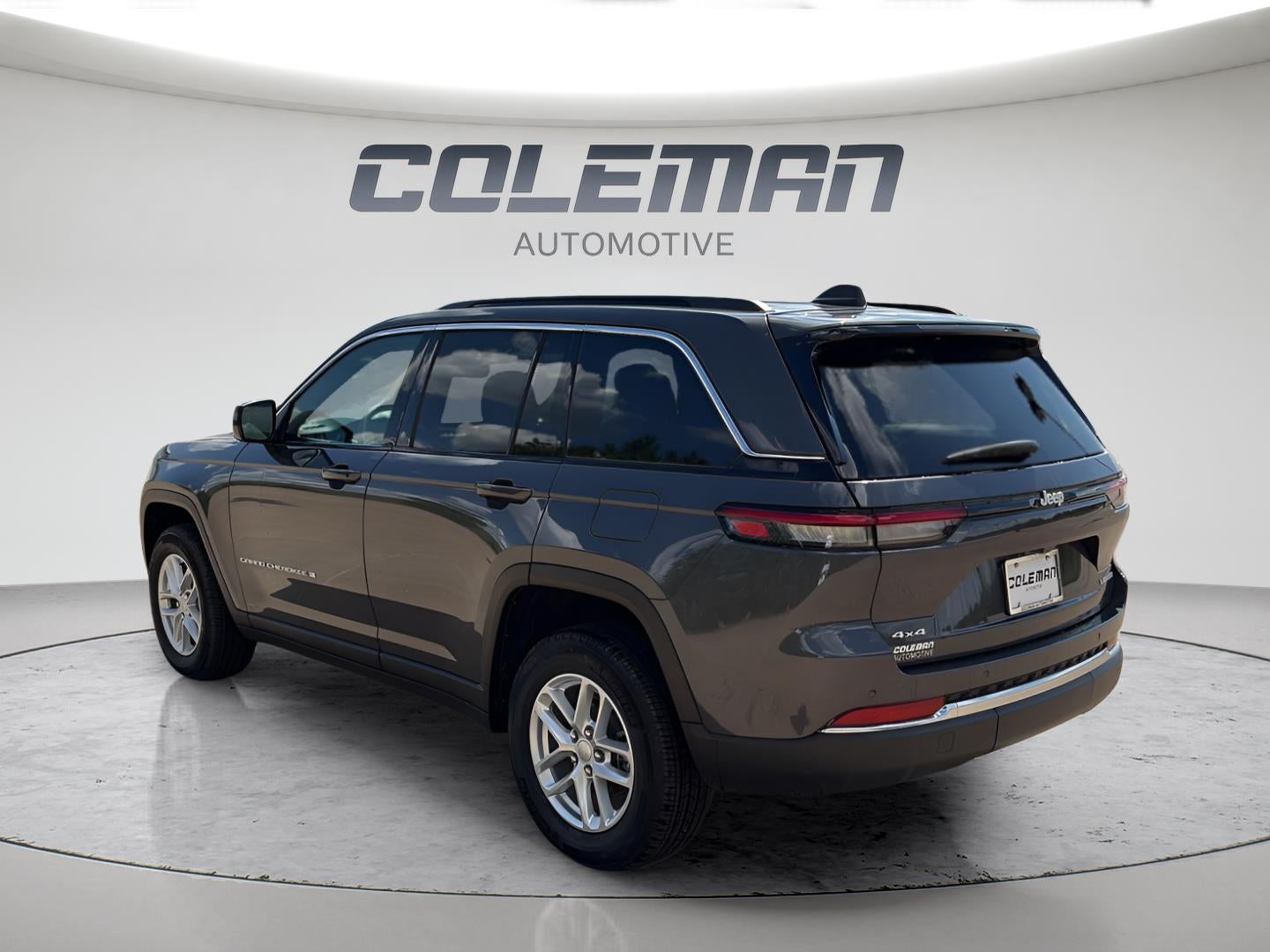 2026 Jeep Grand Cherokee Laredo 4x4