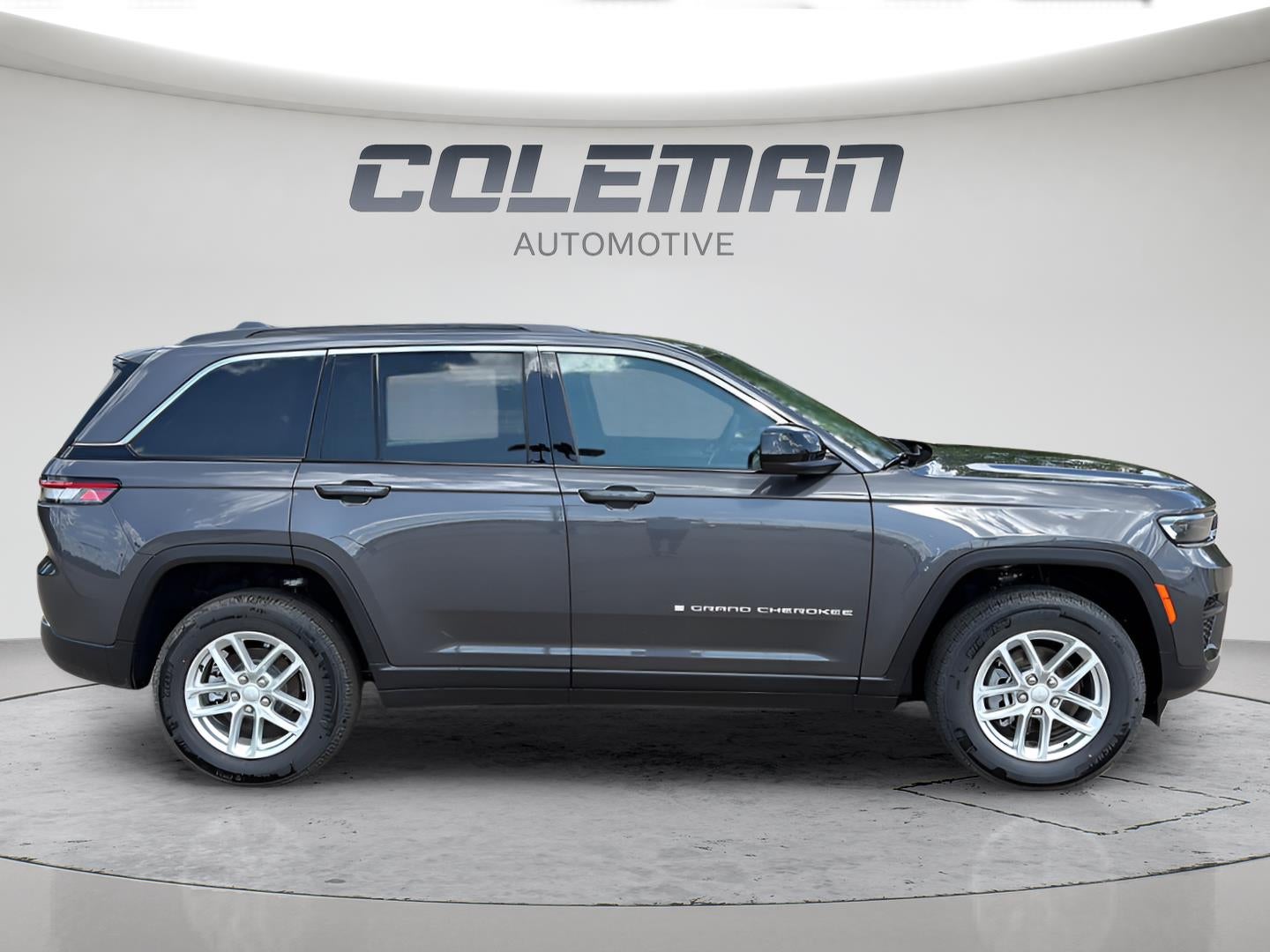2026 Jeep Grand Cherokee Laredo 4x4
