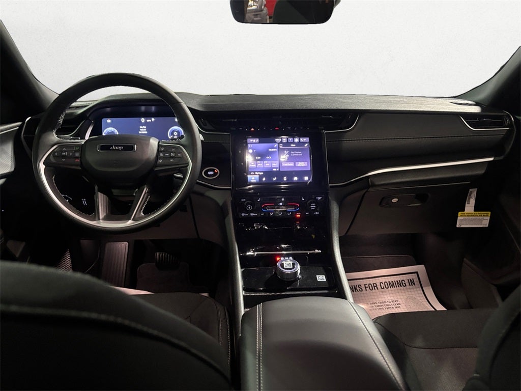 2025 Jeep Grand Cherokee GRAND CHEROKEE L LAREDO X 4X4