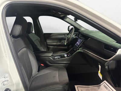 2025 Jeep Grand Cherokee GRAND CHEROKEE L LAREDO X 4X4