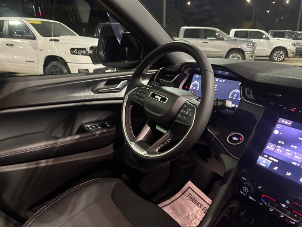 2025 Jeep Grand Cherokee GRAND CHEROKEE L LAREDO X 4X4