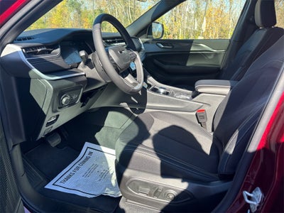 2025 Jeep Grand Cherokee GRAND CHEROKEE L LAREDO X 4X4