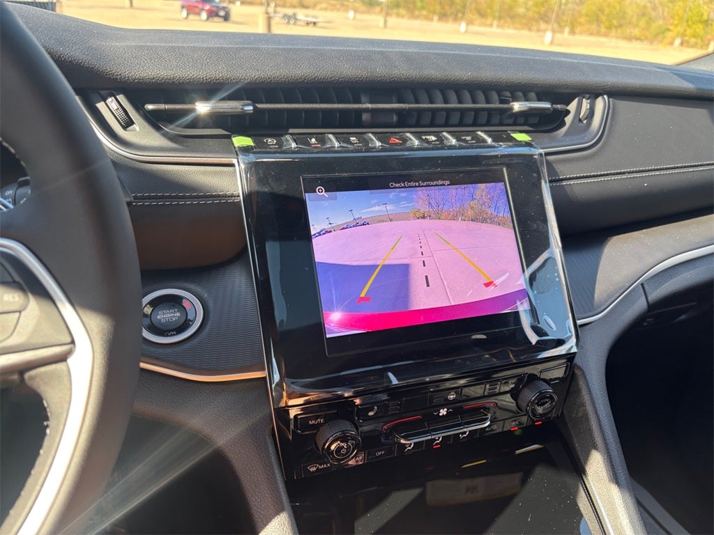 2025 Jeep Grand Cherokee GRAND CHEROKEE L LAREDO X 4X4