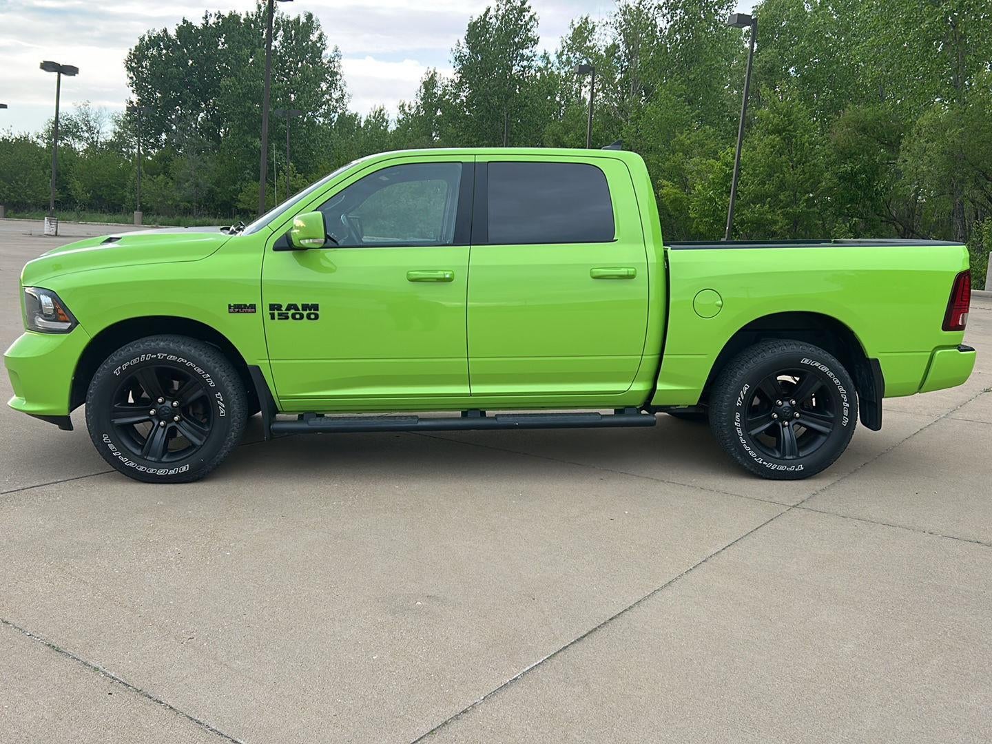 2017 RAM 1500 Sport Crew Cab 4x4 5'7' Box