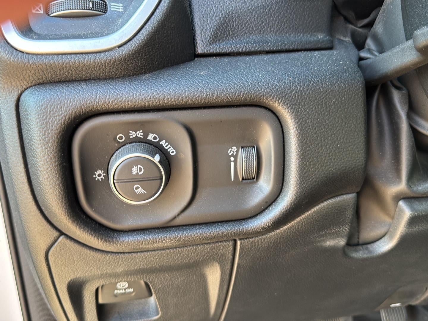 2023 RAM 1500 Big Horn Crew Cab 4x4 6'4' Box