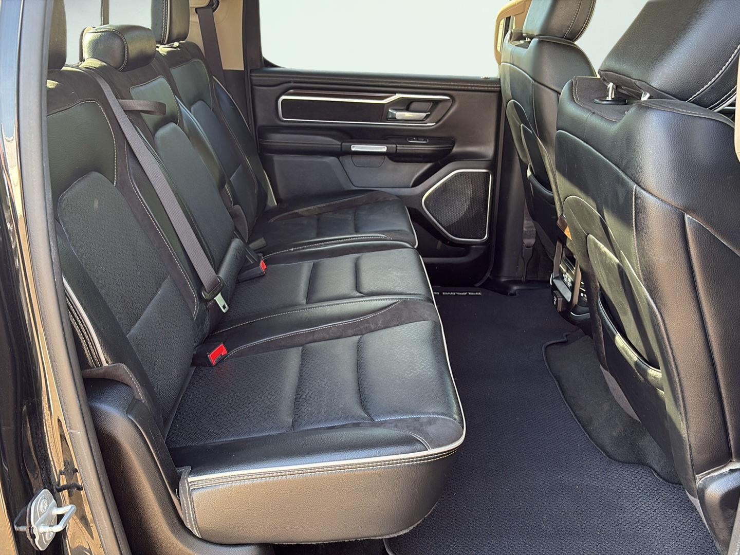 2021 RAM 1500 Laramie Crew Cab 4x4 6'4' Box