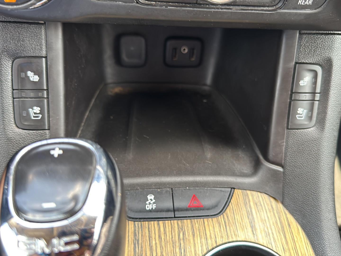 2017 GMC Acadia Denali 22