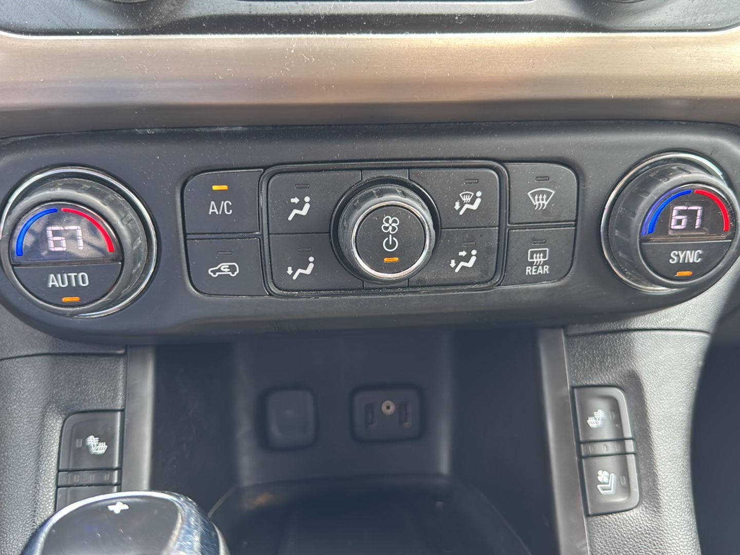 2017 GMC Acadia Denali 23
