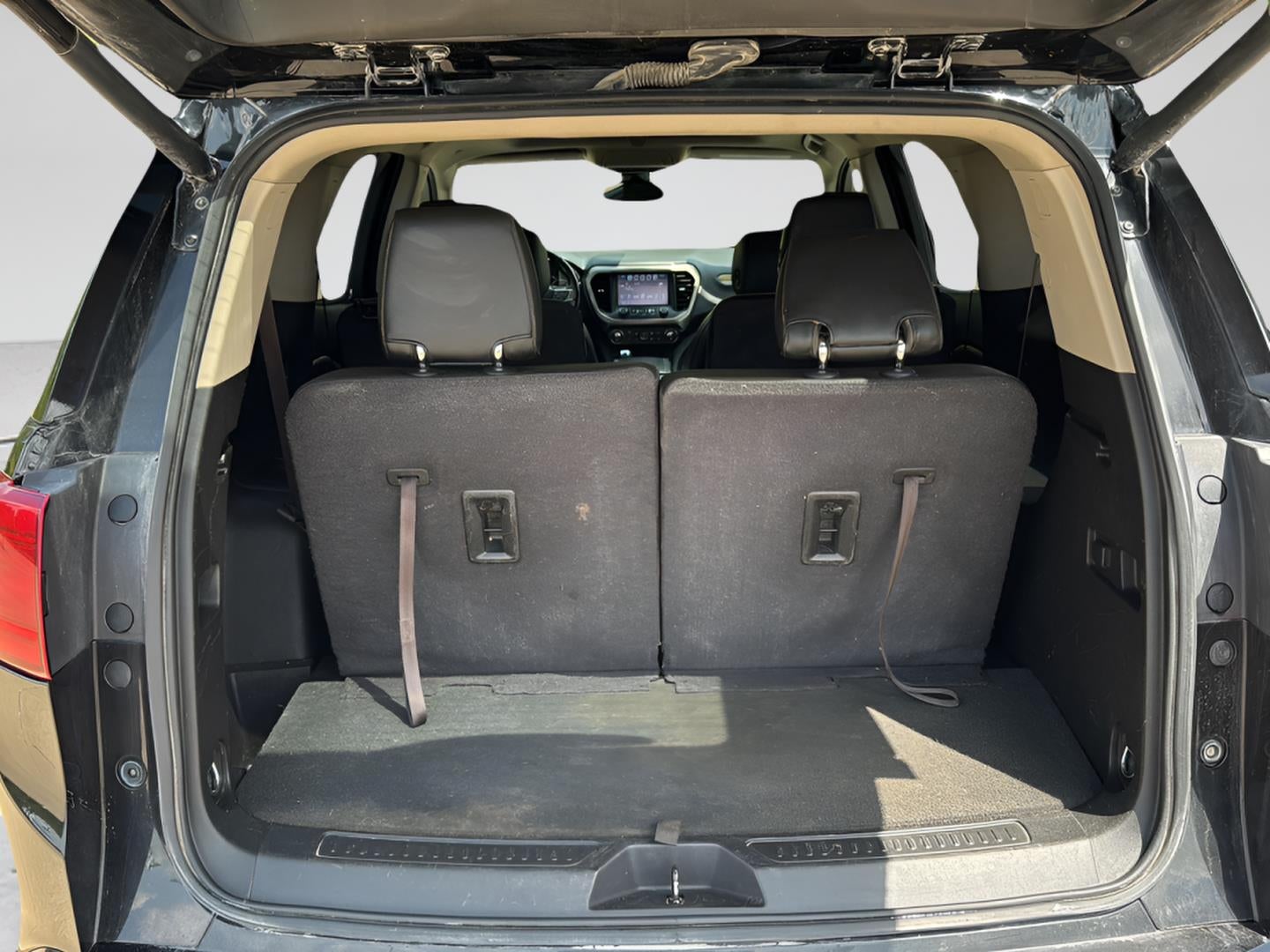 2017 GMC Acadia Denali 25