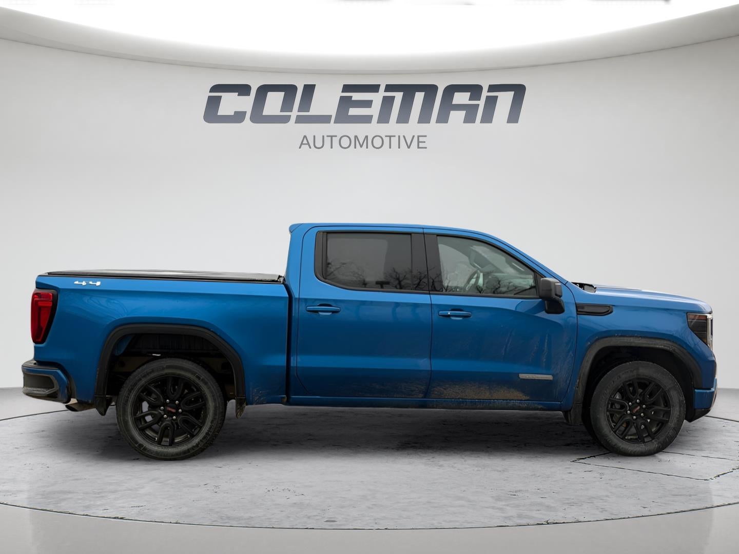 2023 GMC Sierra 1500 4WD Crew Cab Short Box Elevation with 3SB