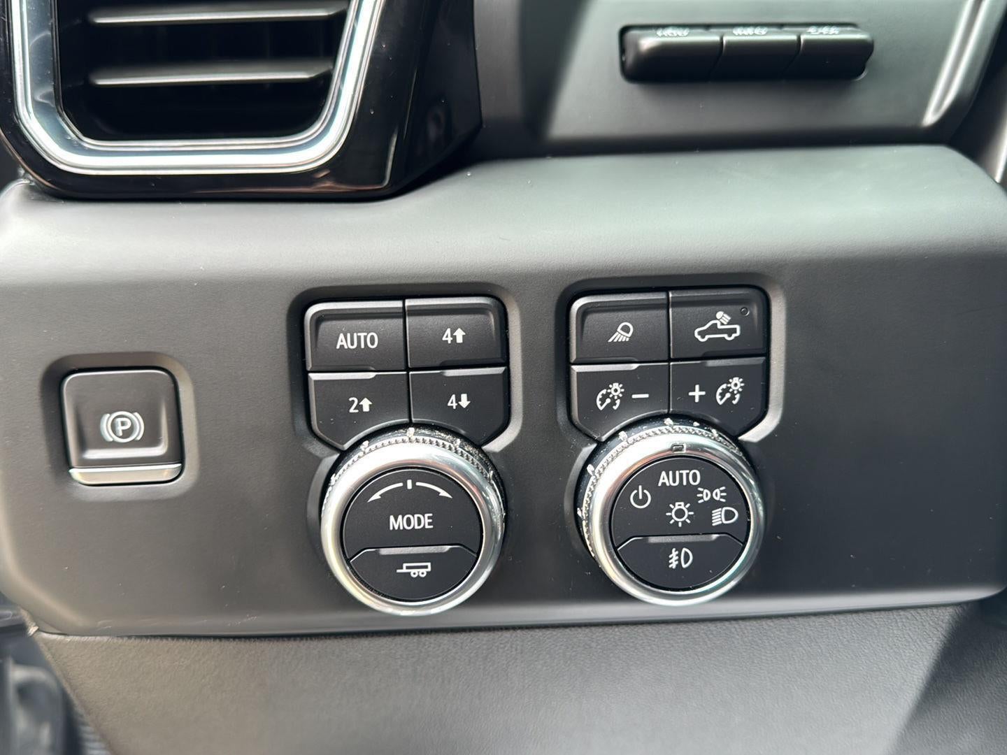 2023 GMC Sierra 1500 4WD Crew Cab Short Box Denali