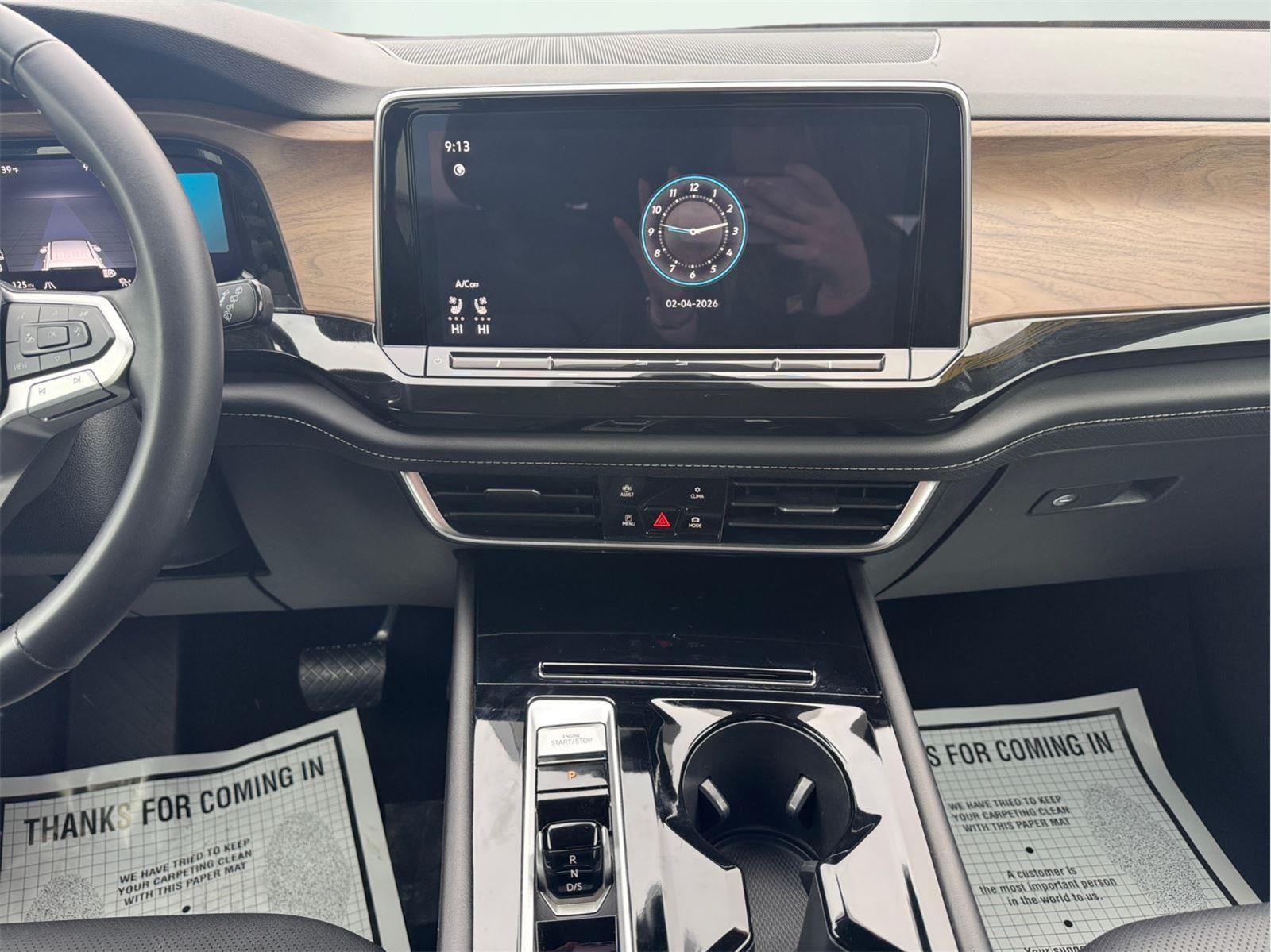 2025 Volkswagen Atlas 2.0T SE w/Technology