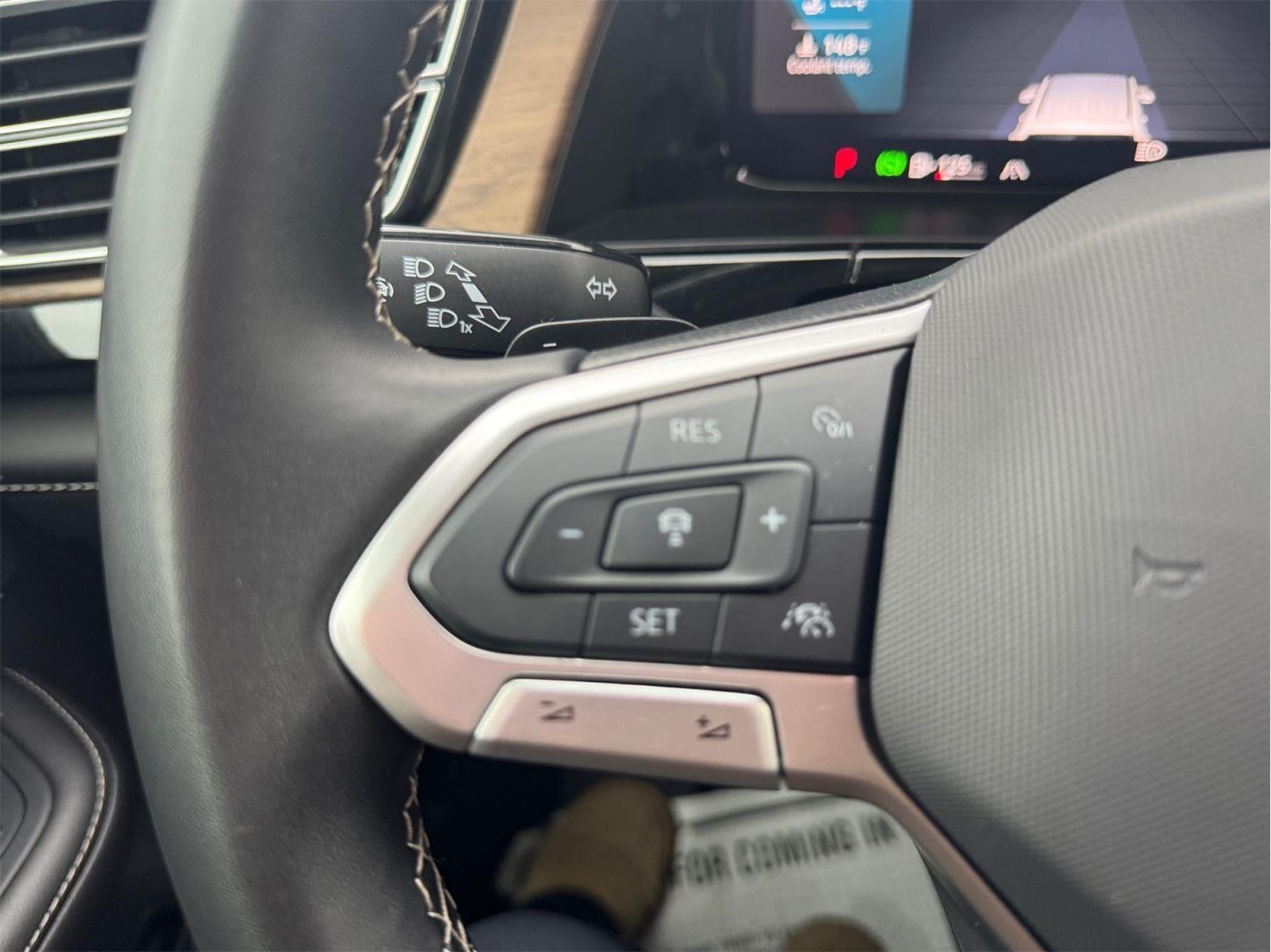 2025 Volkswagen Atlas 2.0T SE w/Technology