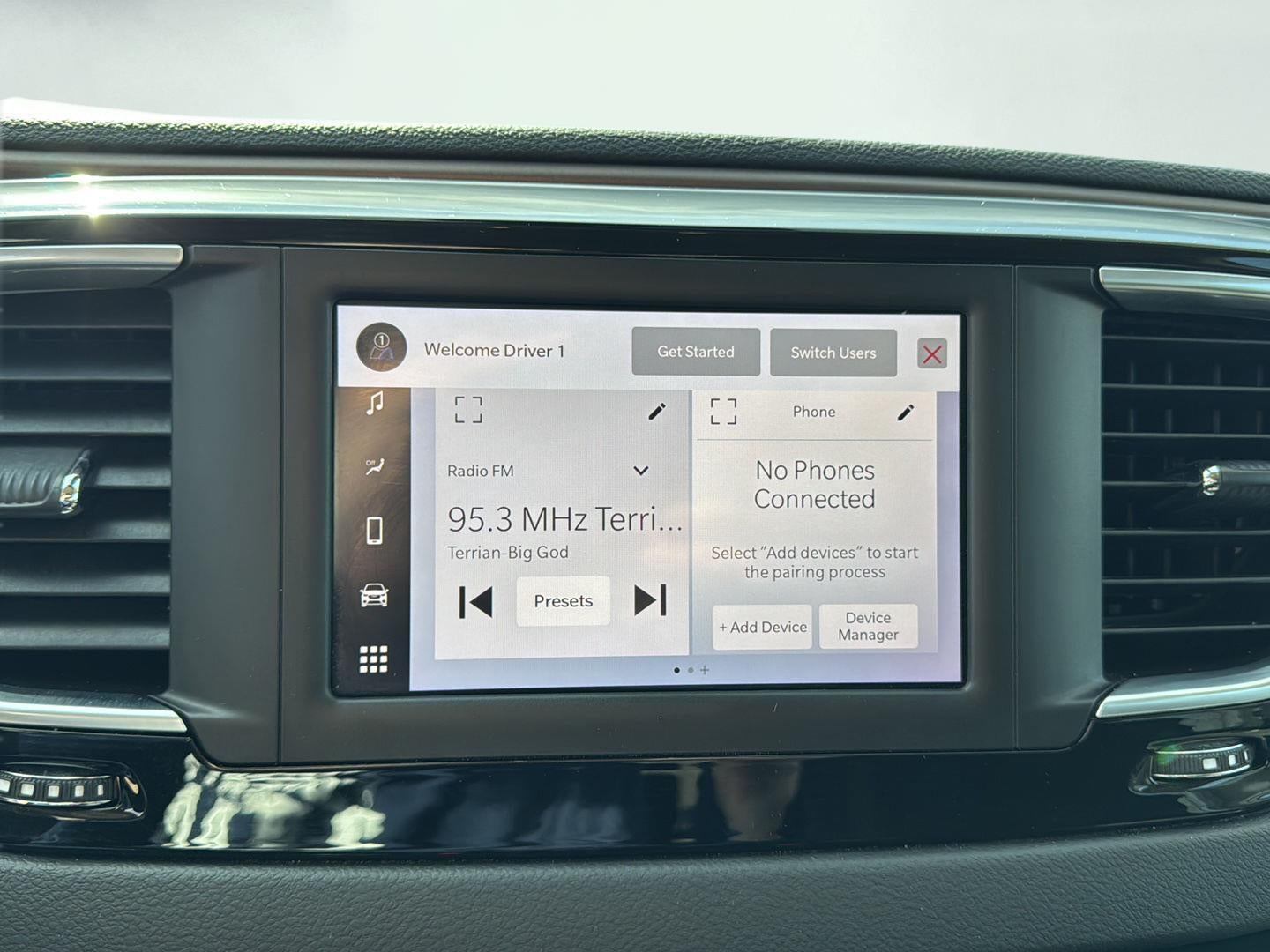 2023 Chrysler Voyager LX