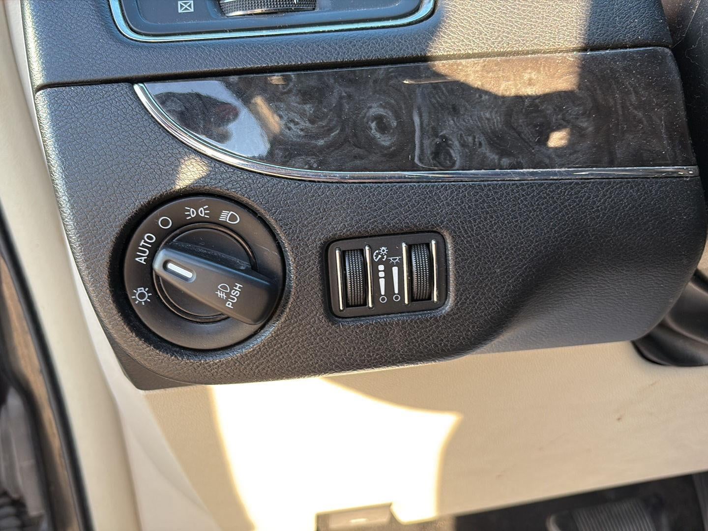 2015 Chrysler Town & Country Limited Platinum