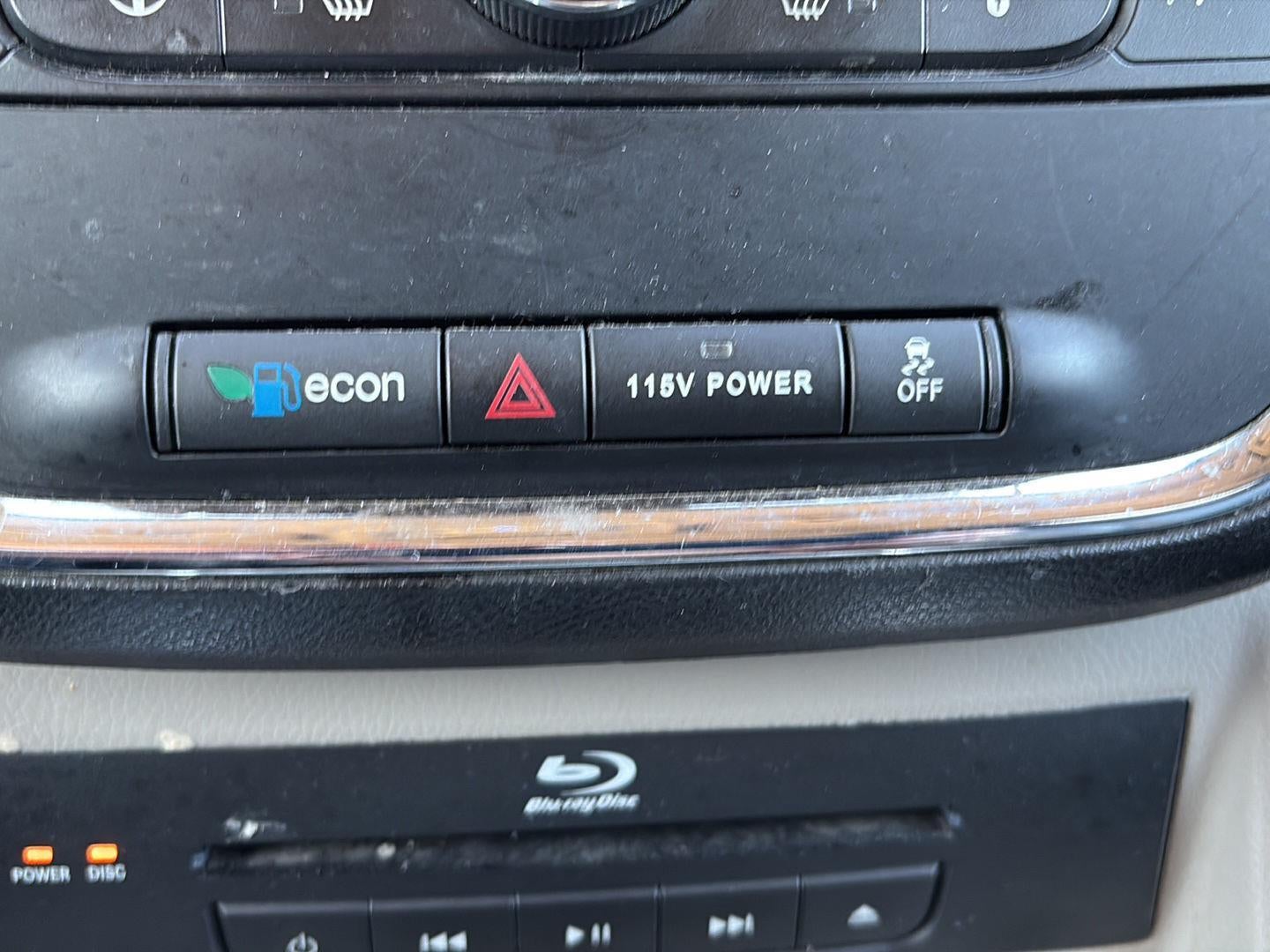 2015 Chrysler Town & Country Limited Platinum