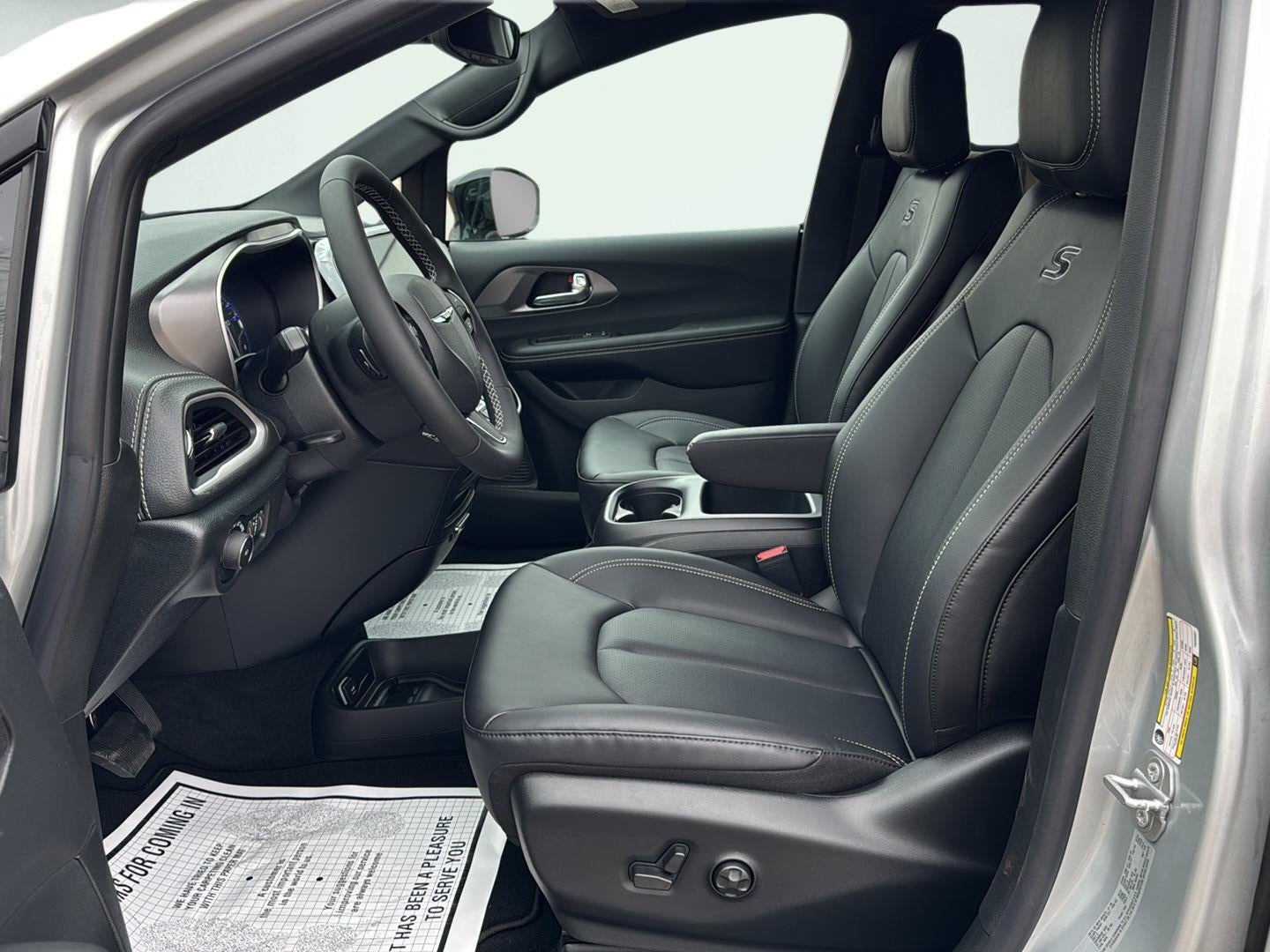 2026 Chrysler Pacifica PACIFICA SELECT AWD