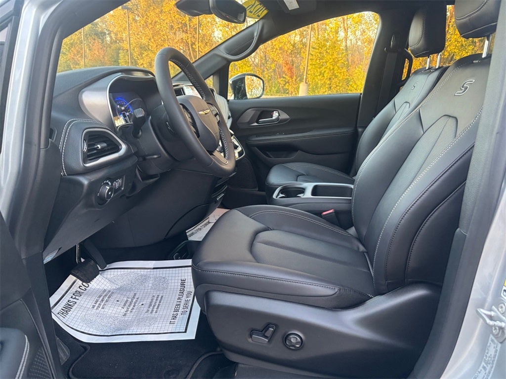 2026 Chrysler Pacifica PACIFICA SELECT AWD