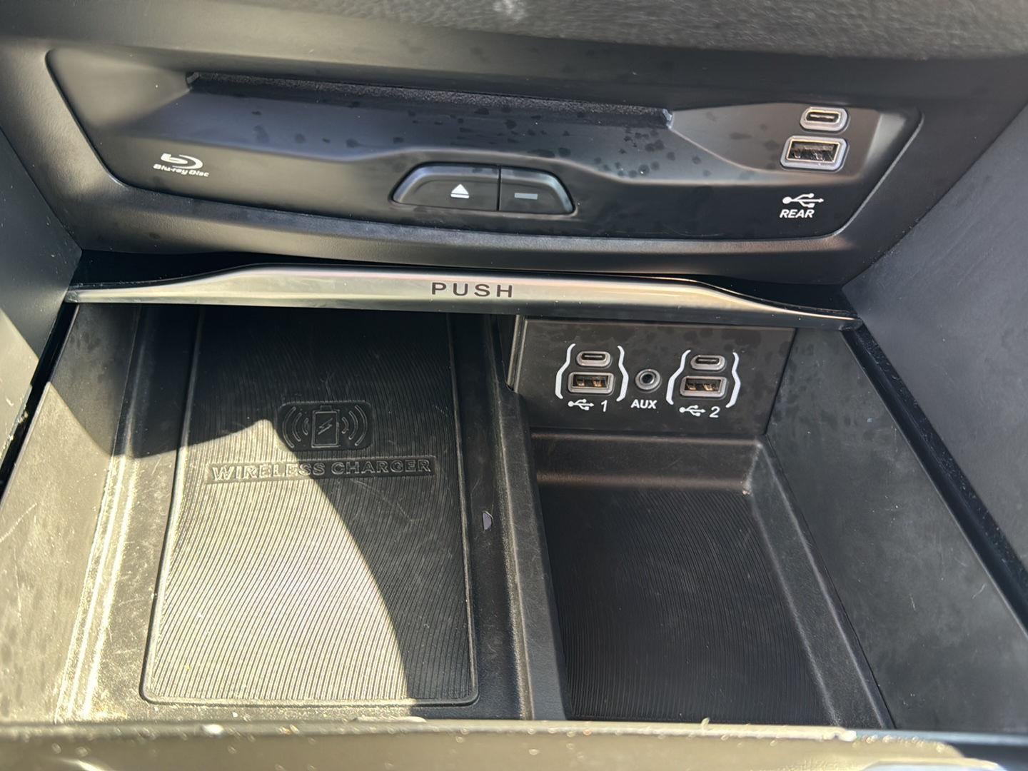 2024 Chrysler Pacifica Limited AWD