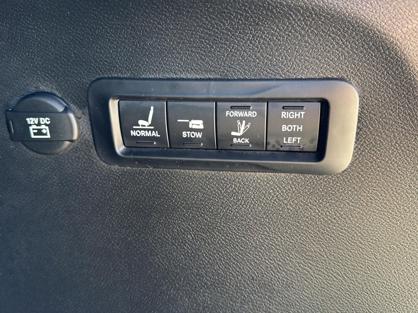 2024 Chrysler Pacifica Limited AWD