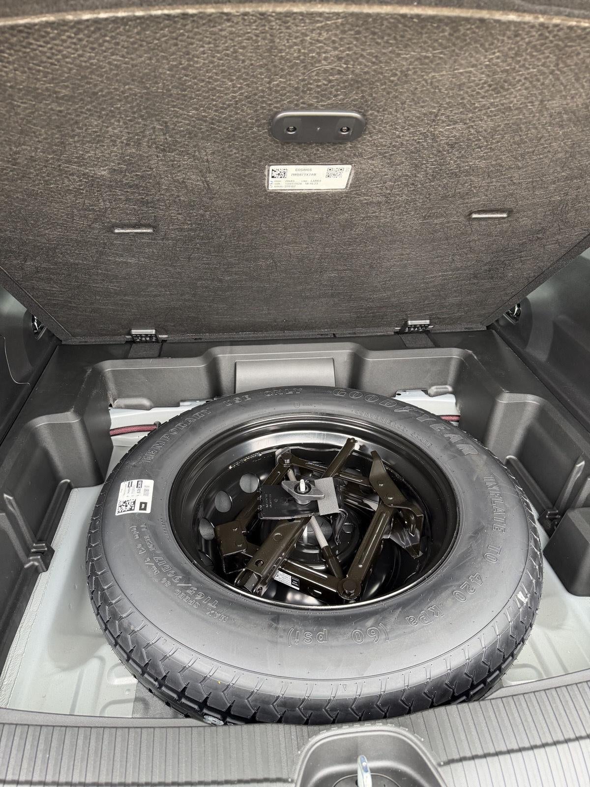 2026 Jeep CHEROKEE LAREDO 4X4 25