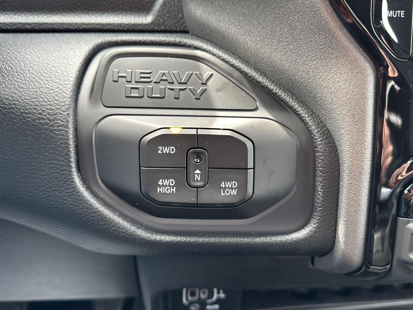2026 RAM Ram 3500 RAM 3500 TRADESMAN CREW CAB 4X4 6'4' BOX