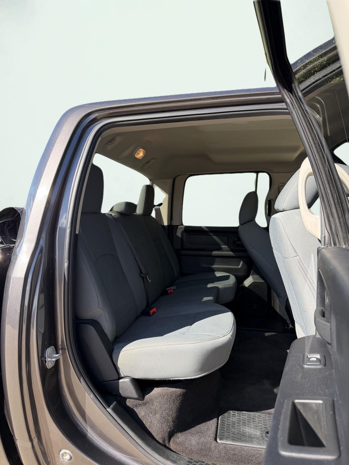 2018 RAM 3500 Tradesman Crew Cab 4x4 8' Box
