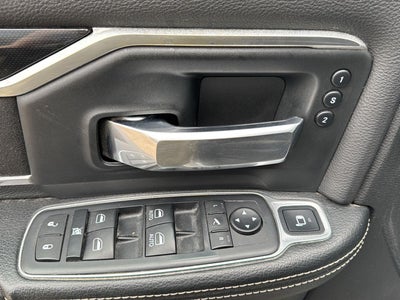 2019 RAM 2500 Laramie Crew Cab 4x4 6'4' Box