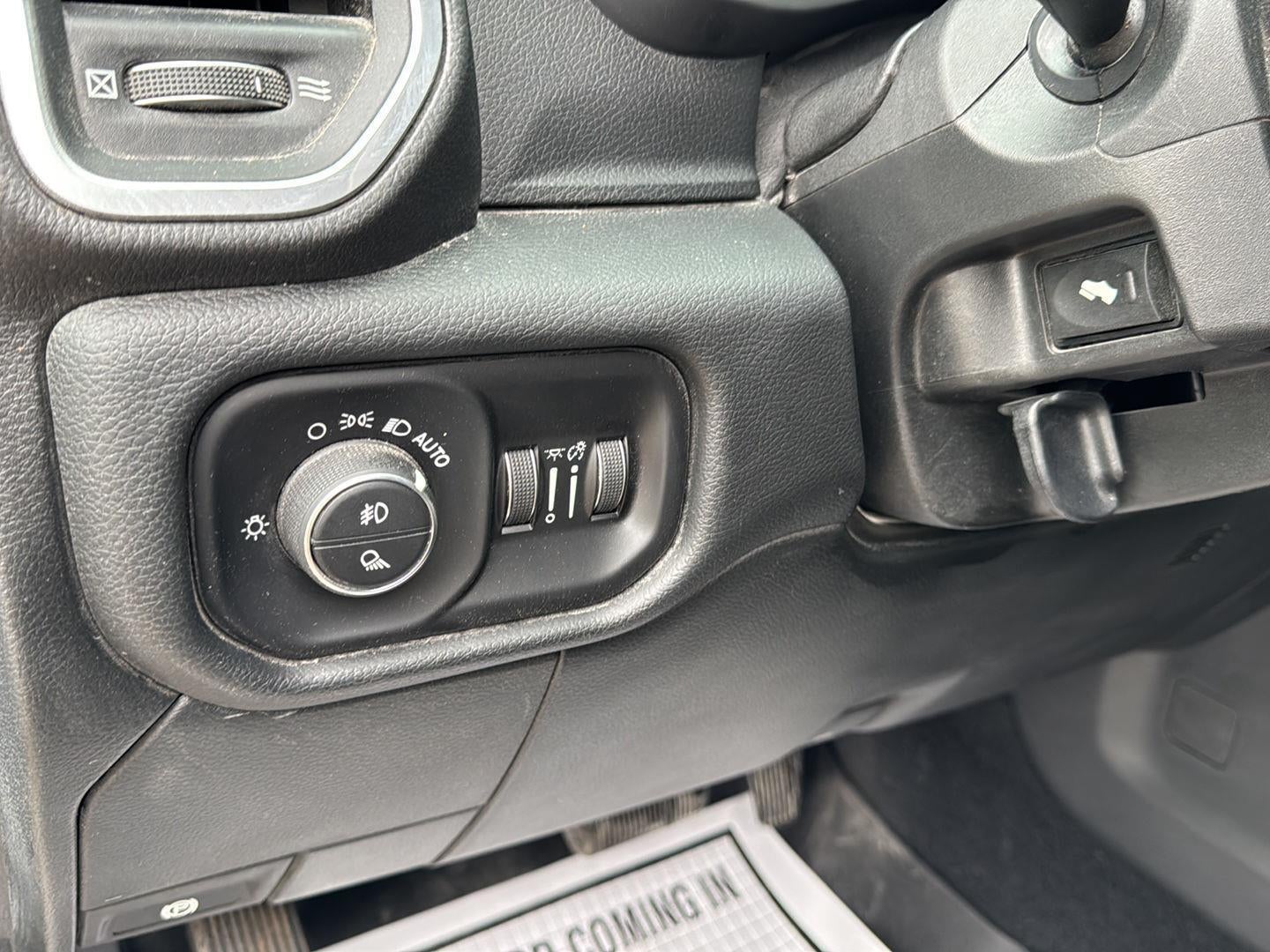 2019 RAM 2500 Laramie Crew Cab 4x4 6'4' Box