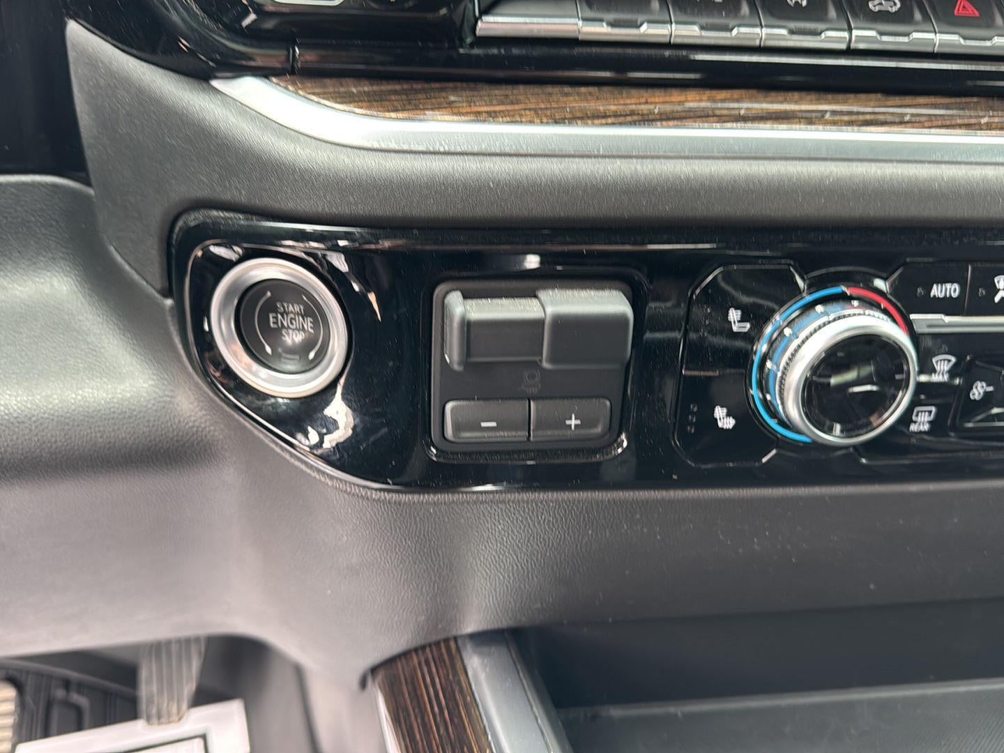 2022 GMC Sierra 1500 4WD Crew Cab Short Box Elevation