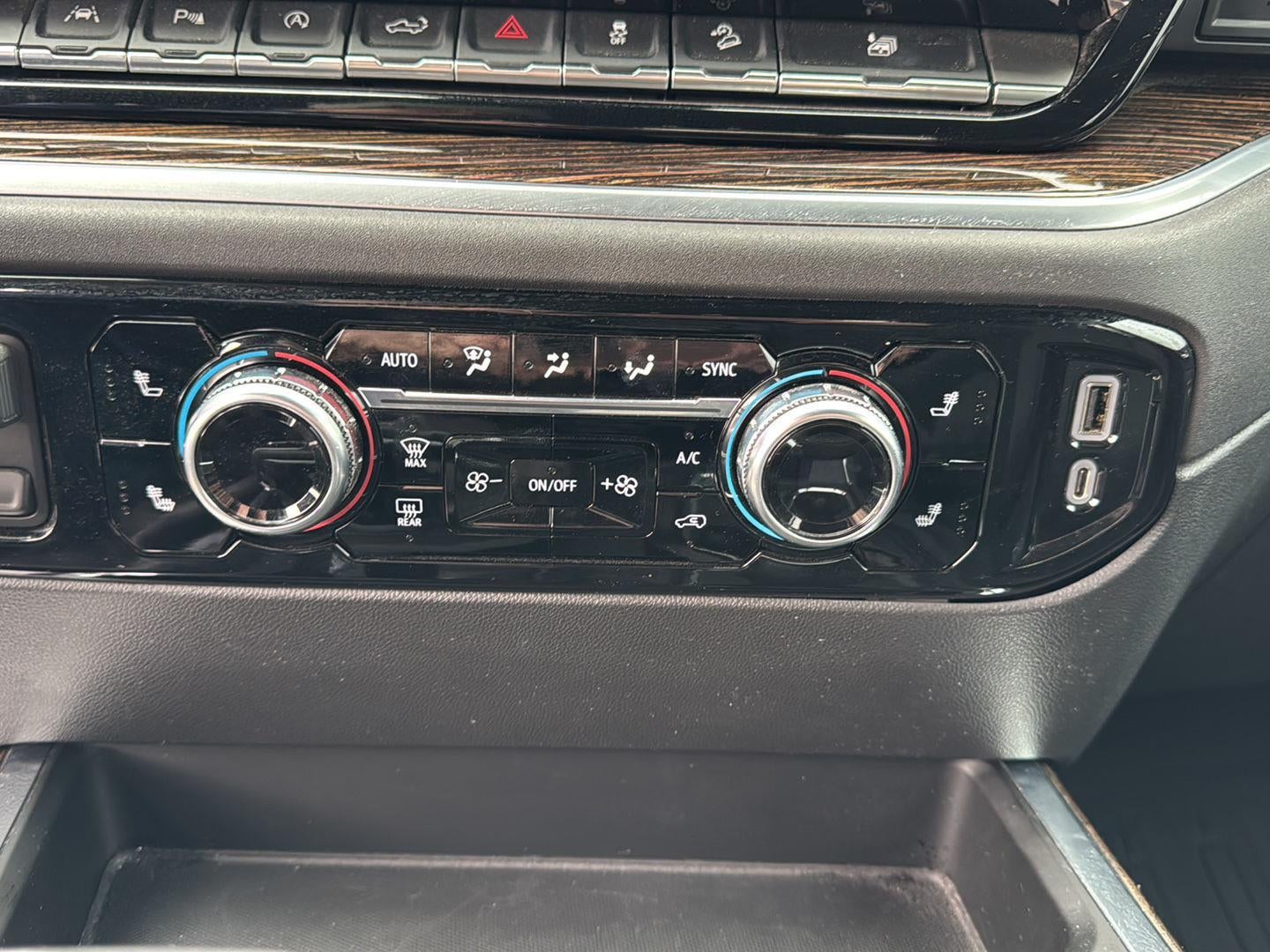 2022 GMC Sierra 1500 4WD Crew Cab Short Box Elevation