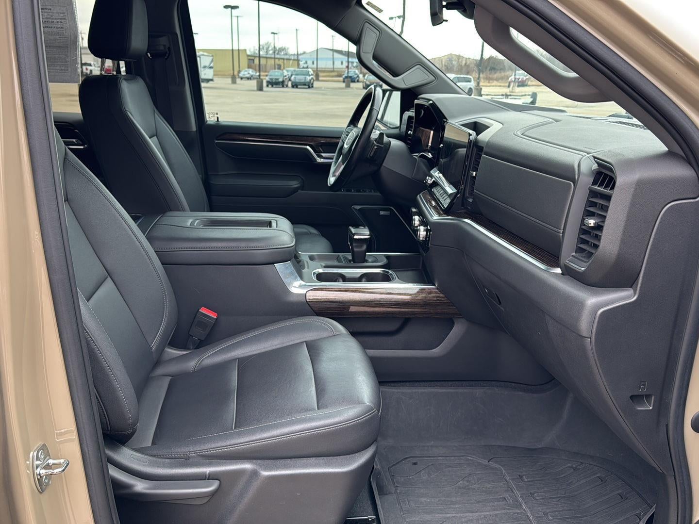 2022 GMC Sierra 1500 4WD Crew Cab Short Box Elevation