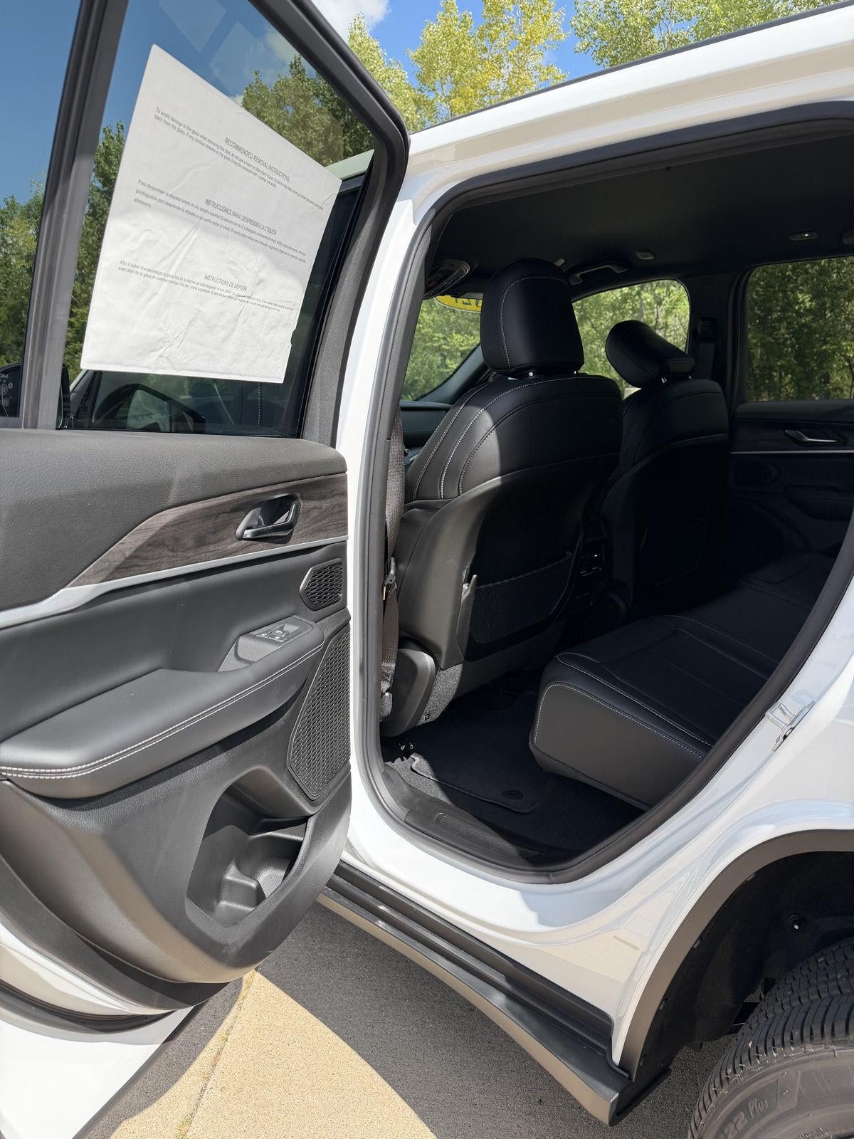 2027 Jeep Grand Cherokee LIMITED 4X4 13