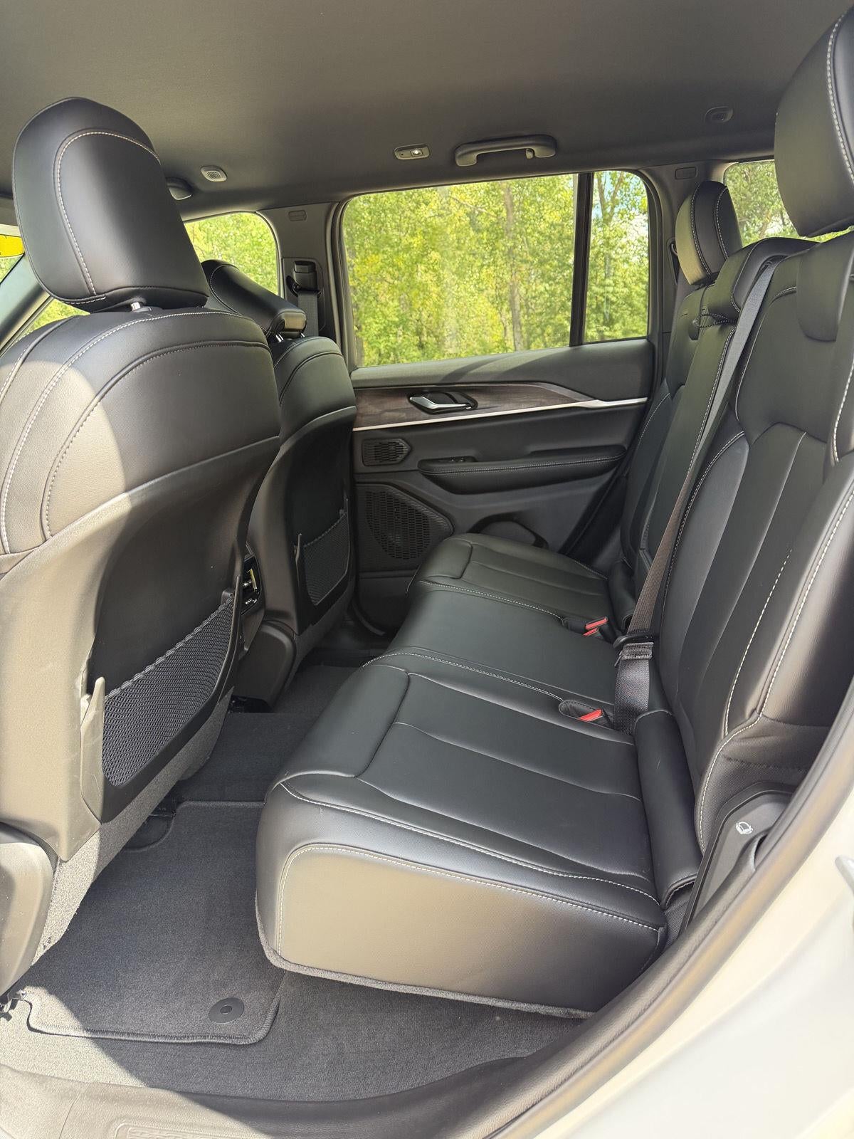 2027 Jeep Grand Cherokee LIMITED 4X4 14