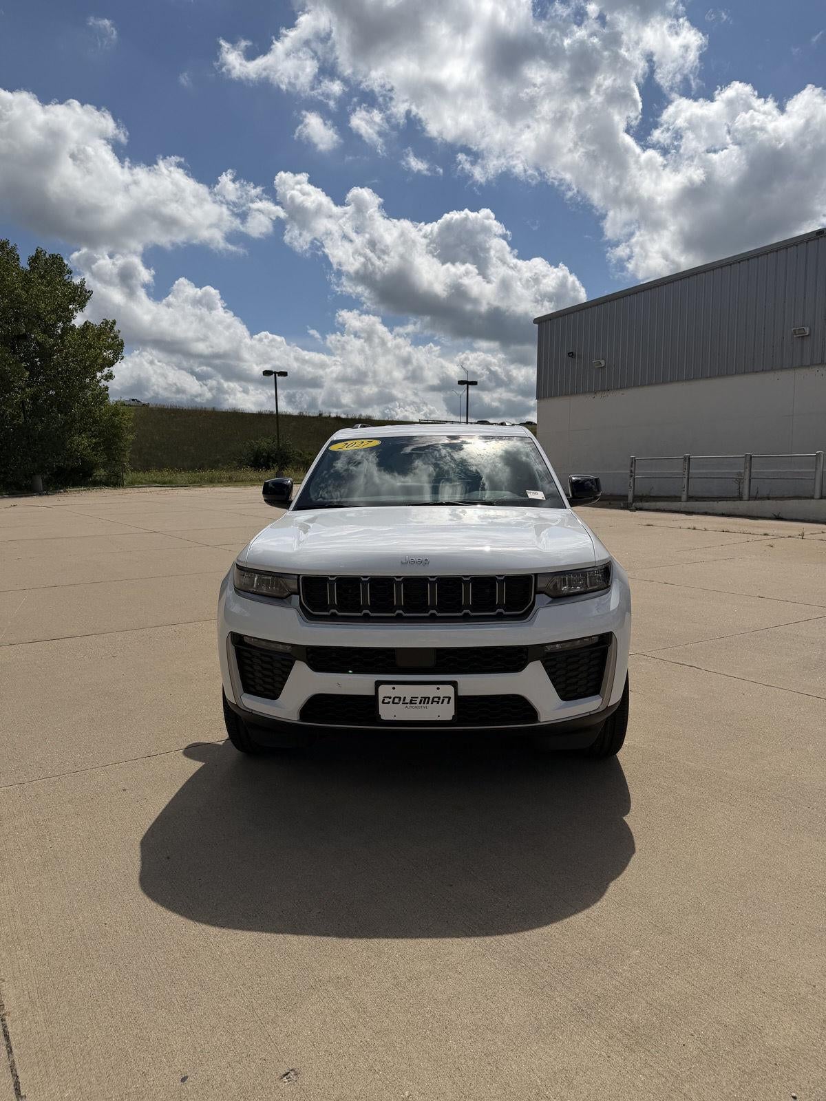2027 Jeep Grand Cherokee LIMITED 4X4 29