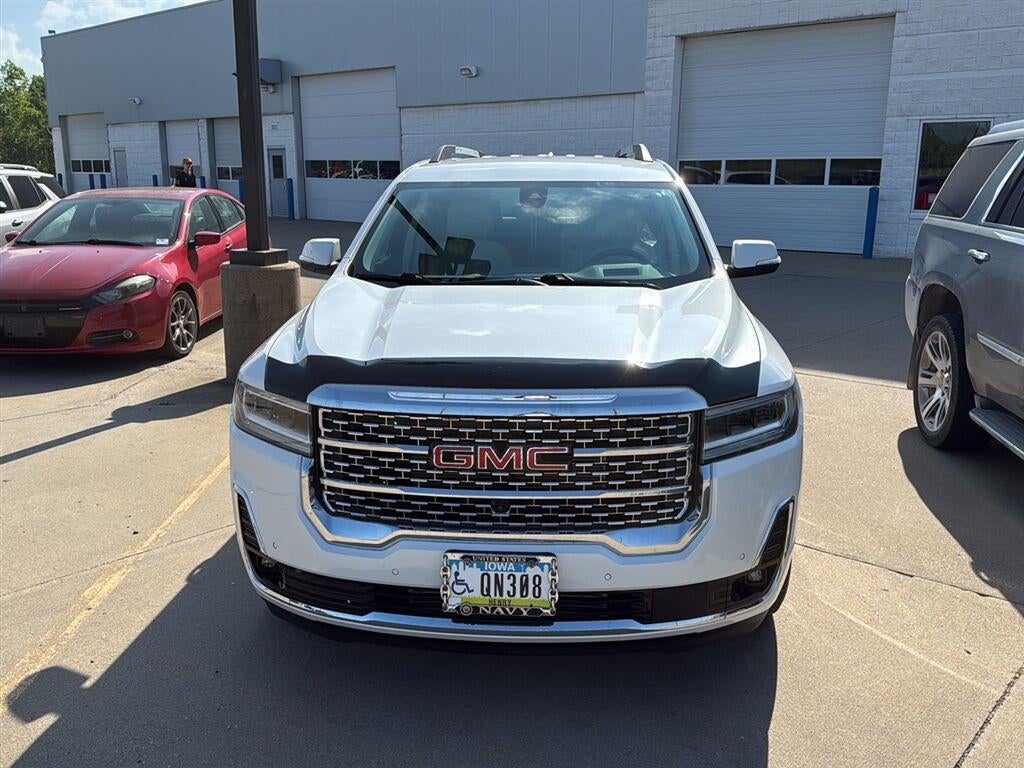 2023 GMC Acadia AWD Denali 2