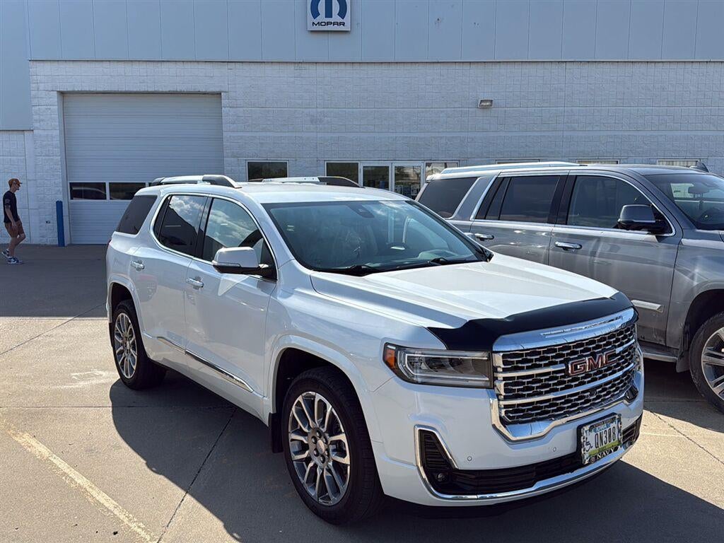 2023 GMC Acadia AWD Denali 3