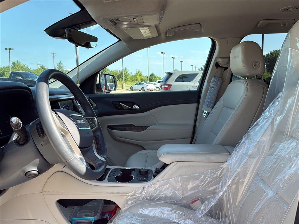 2023 GMC Acadia AWD Denali 9