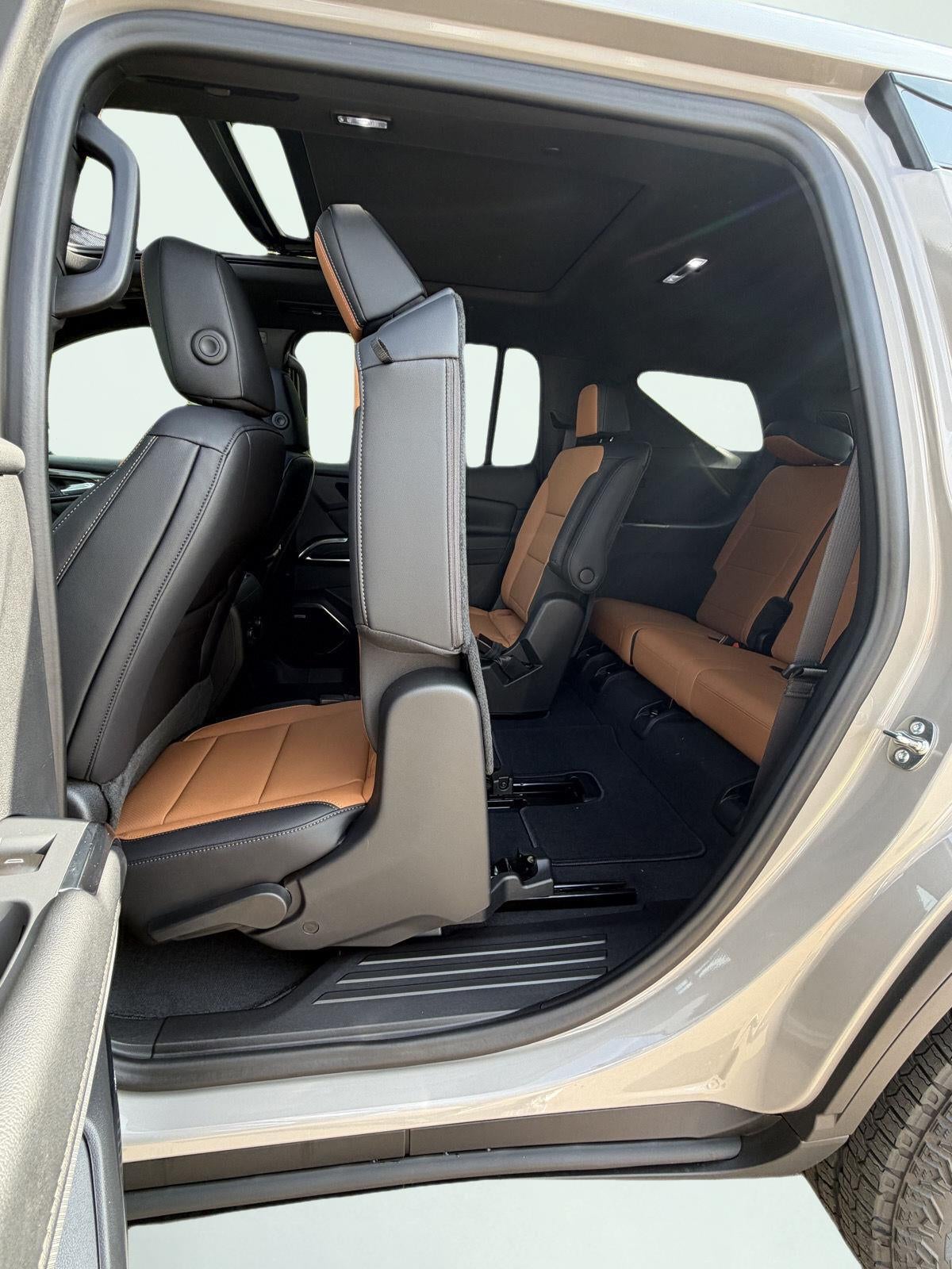 2027 Chevrolet Traverse AWD Z71 13