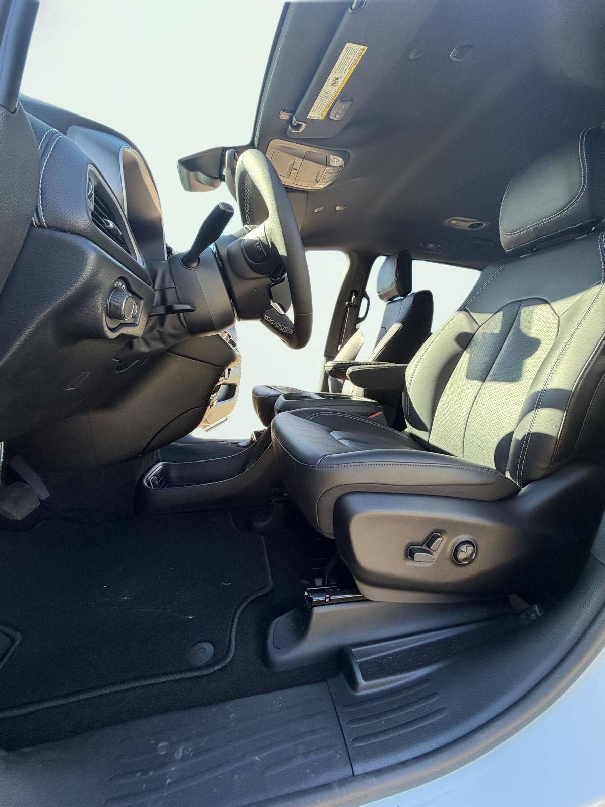 2027 Chrysler PACIFICA SELECT 10