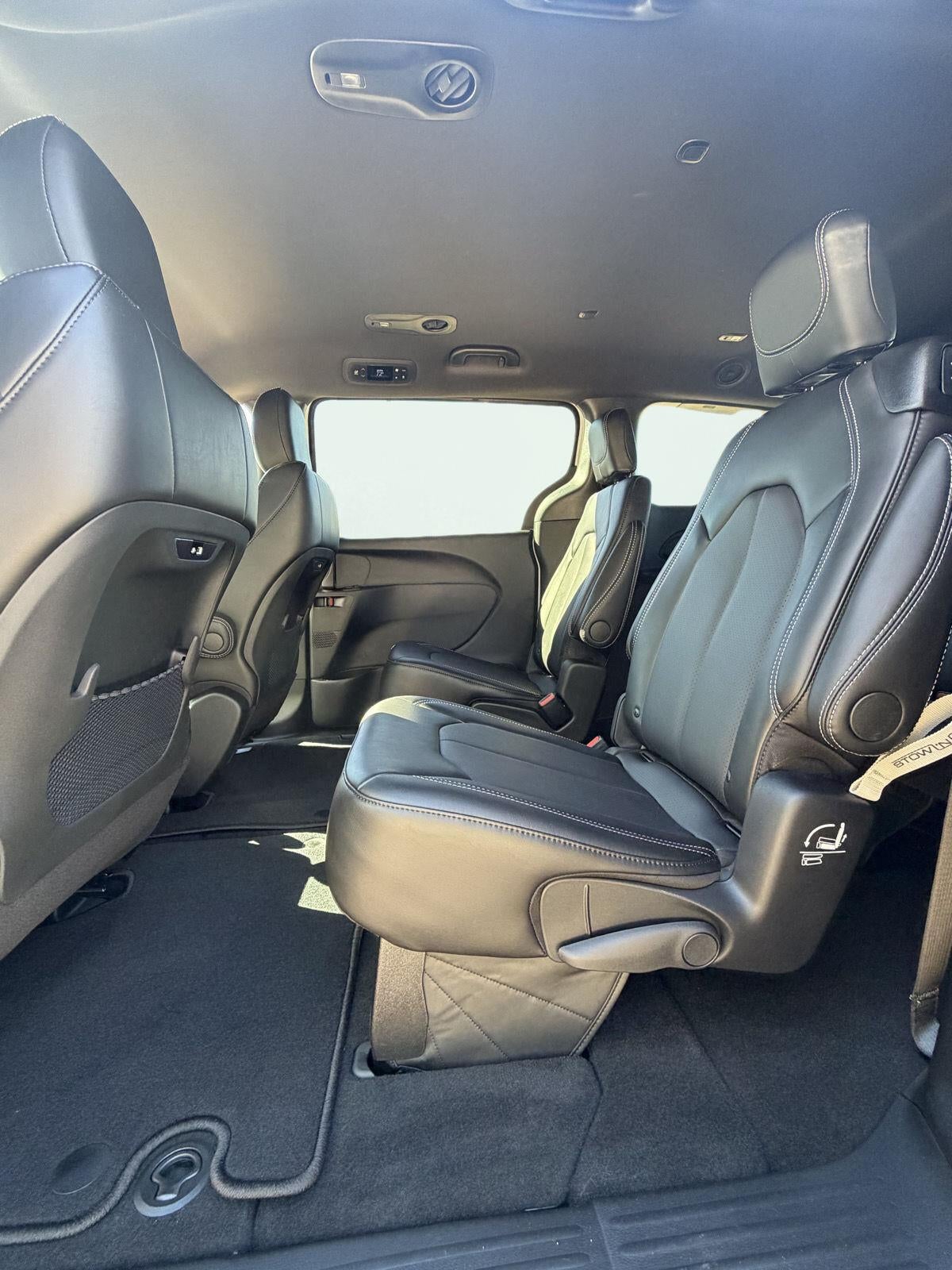 2027 Chrysler PACIFICA SELECT 11
